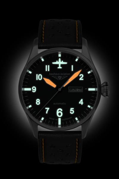 Bauhaus Aviation Herrenuhr Automatik mit Wochentagsanzeige und Lederarmband